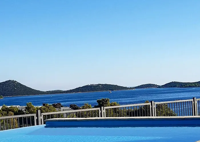 Camp Panorama With Pool *