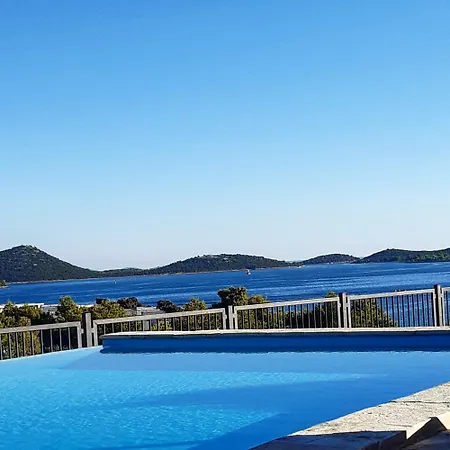 Camp Panorama With Pool *