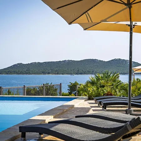 Camp Panorama With Pool