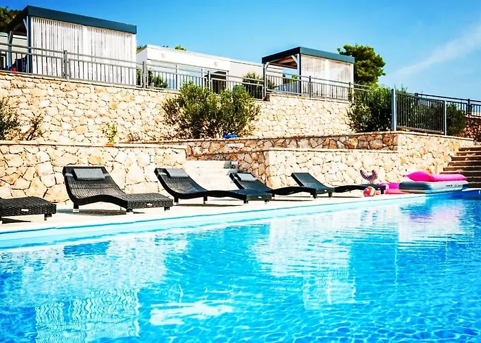 Camp Panorama With Pool Drage